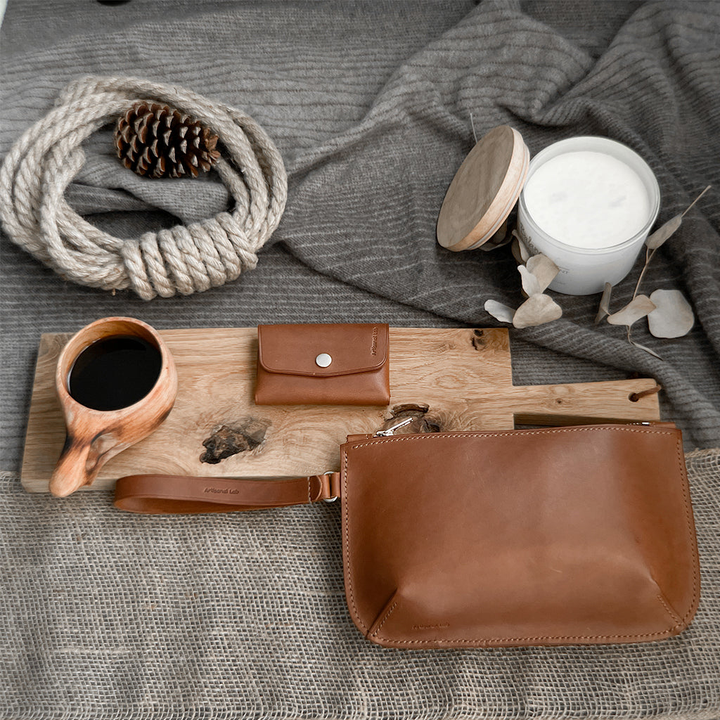 leather wristlet pouch | artisanal lab