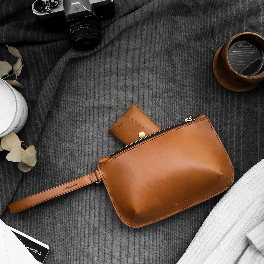 leather wristlet pouch | artisanal lab